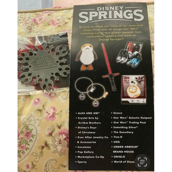 The Last Jedi commemorative ornament & opening night ticket in acrylic case 2017 - Picture 11 of 13